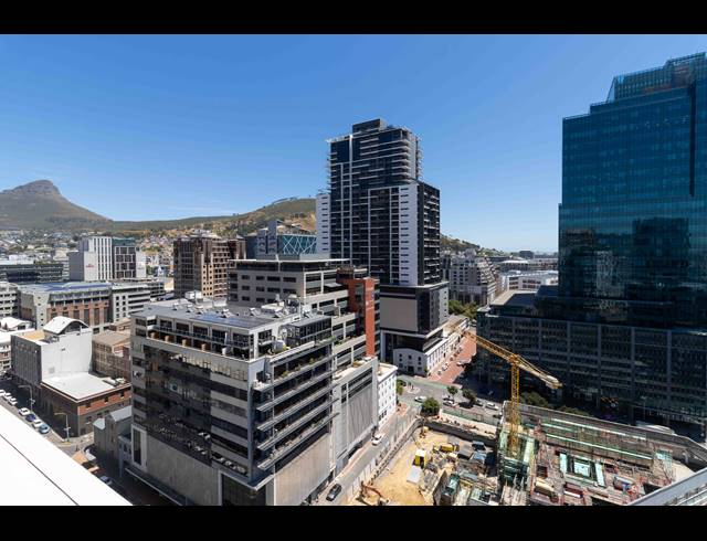2 BEDROOM APARTMENT FOR SALE IN CAPE TOWN CITY CENTRE